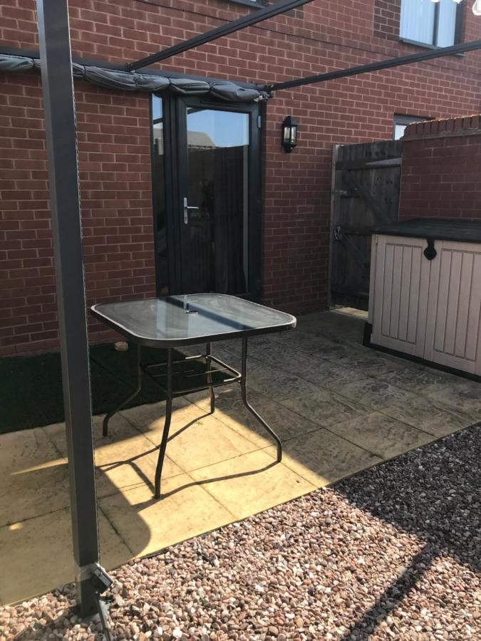 The Glam Cave Bushbury Exterior foto